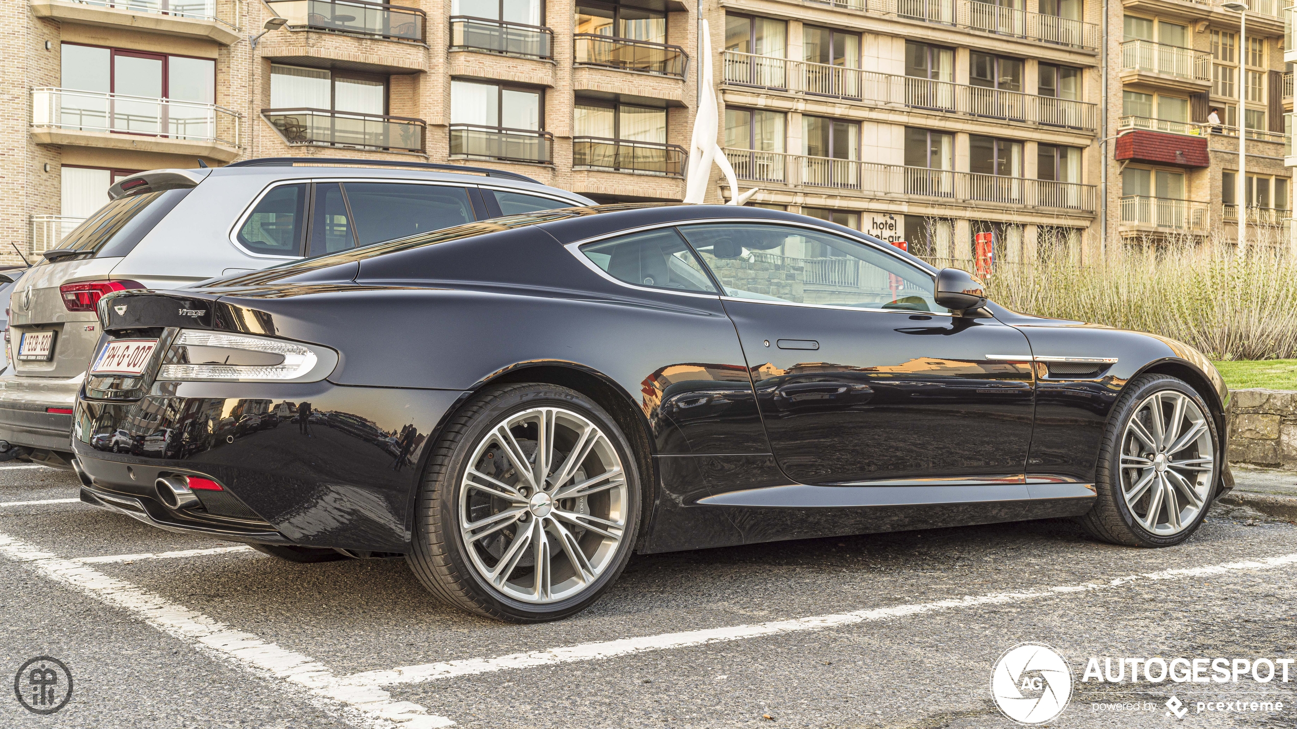 Aston Martin Virage 2011