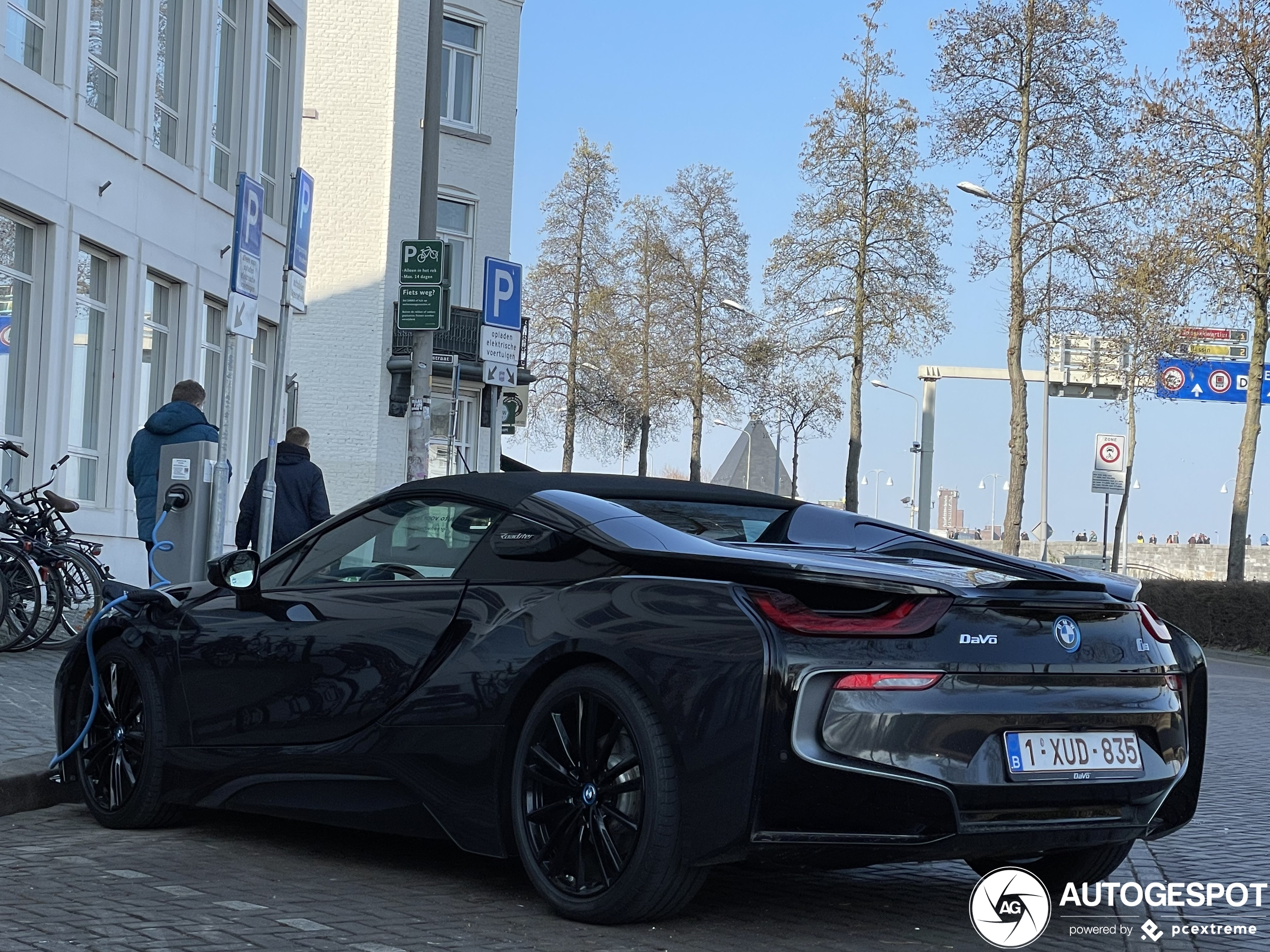 BMW i8 Roadster