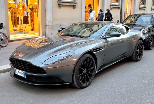 Aston Martin DB11