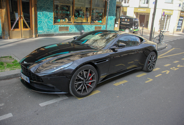 Aston Martin DB11 V8