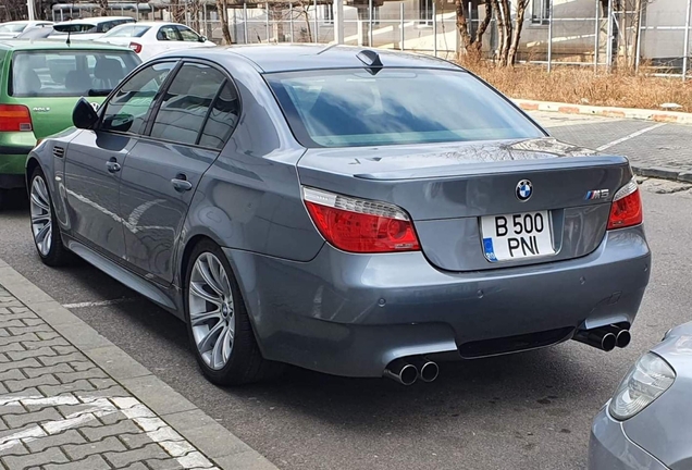 BMW M5 E60 2005