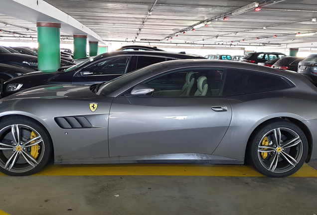 Ferrari GTC4Lusso