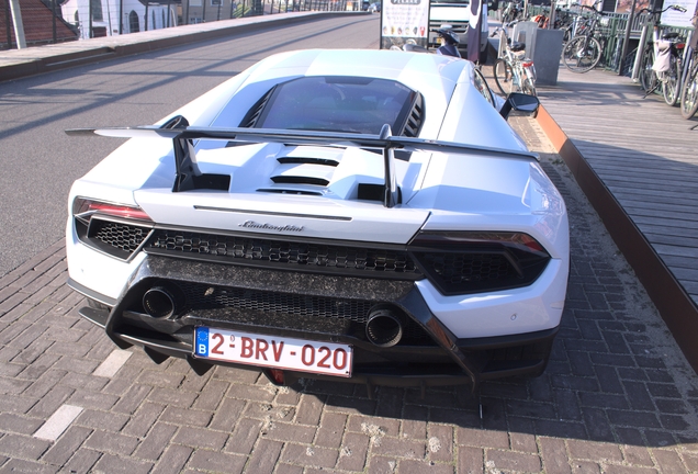 Lamborghini Huracán LP640-4 Performante