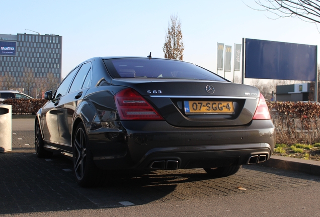 Mercedes-Benz S 63 AMG W221 2011