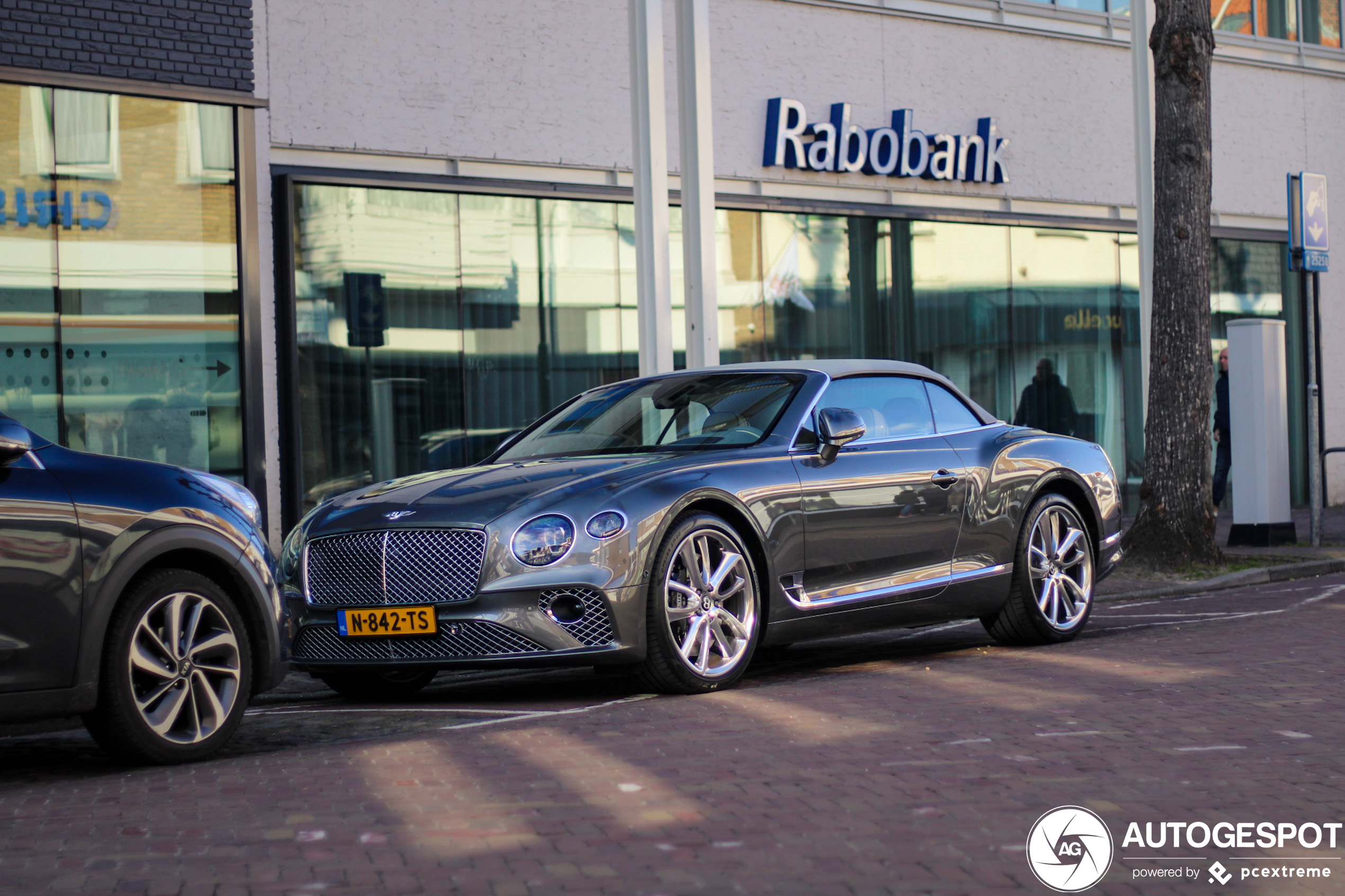 Bentley Continental GTC V8 2020