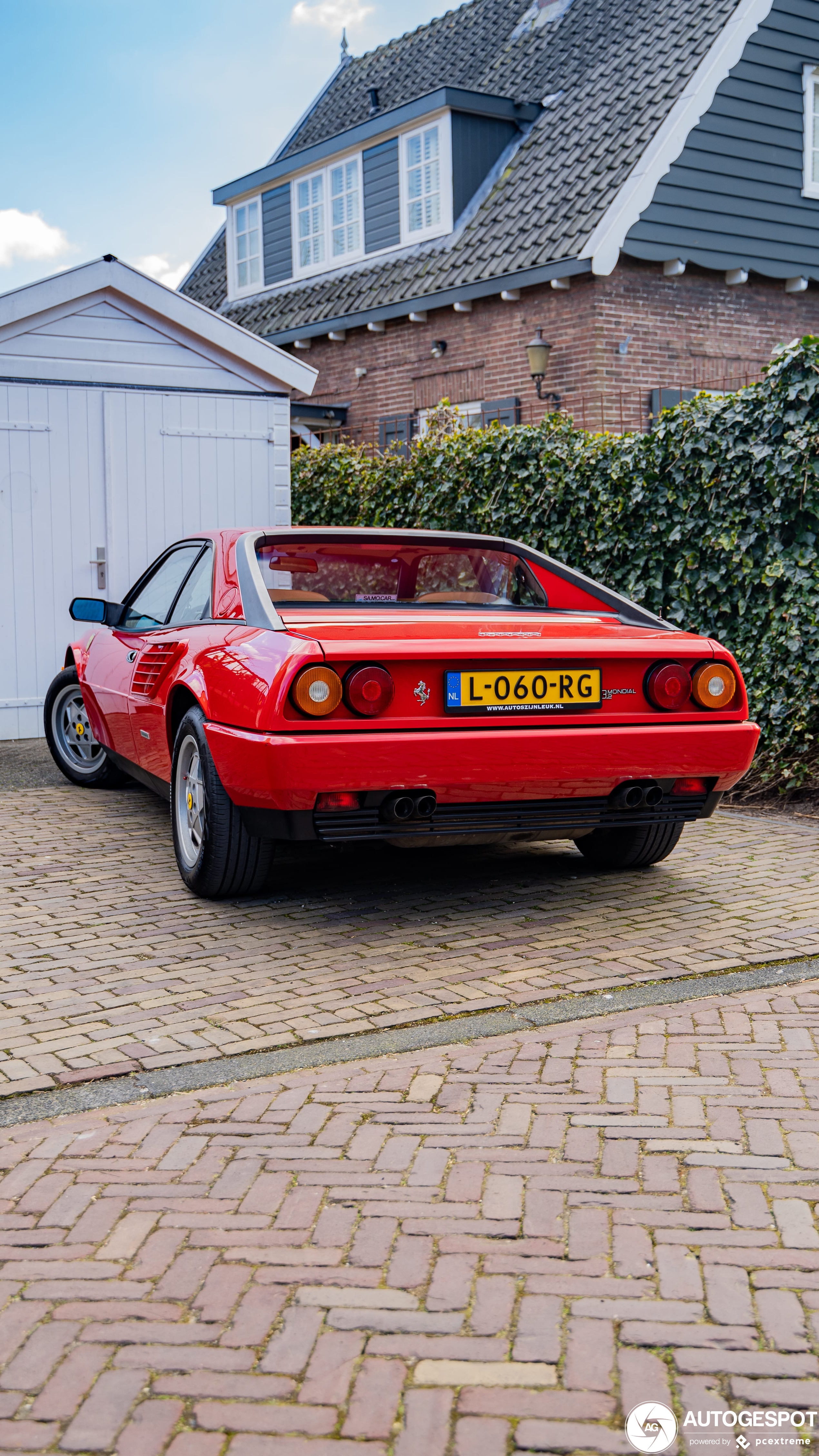 Ferrari Mondial 3.2