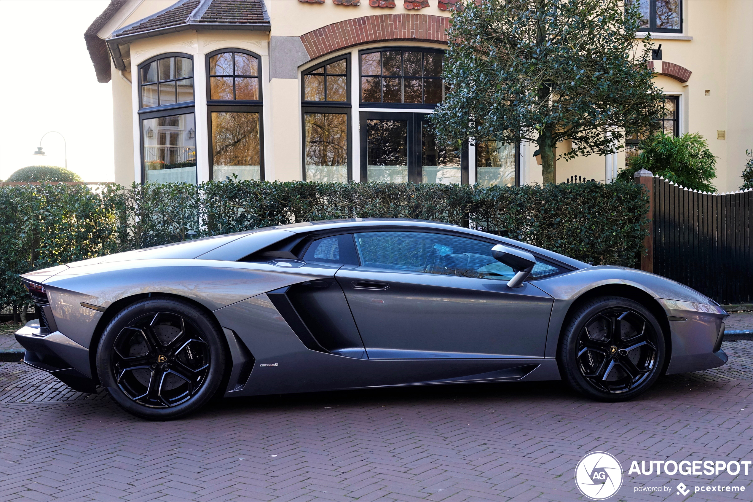 Lamborghini Aventador LP700-4