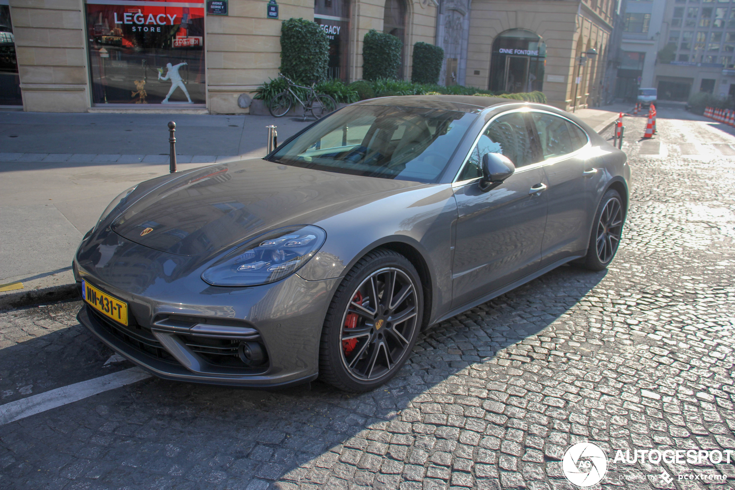 Porsche 971 Panamera Turbo