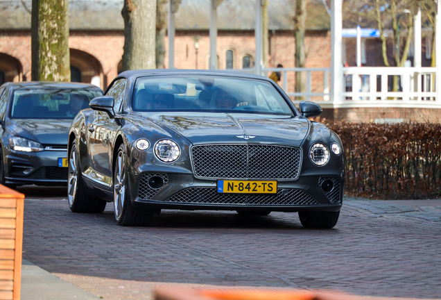 Bentley Continental GTC V8 2020