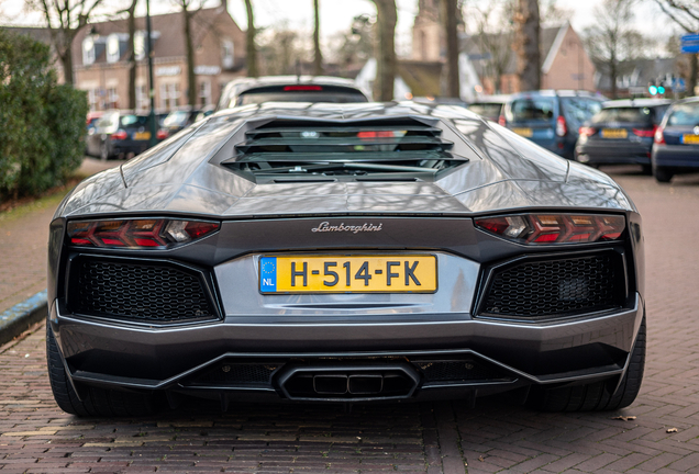 Lamborghini Aventador LP700-4