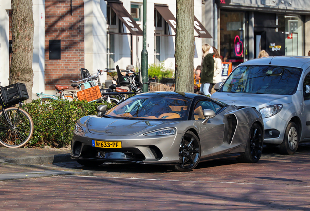 McLaren GT