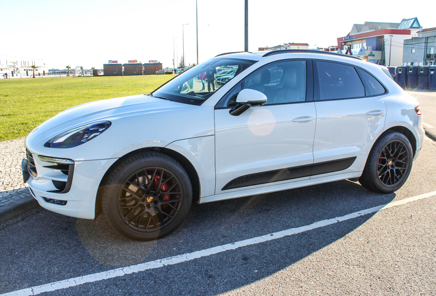 Porsche 95B Macan GTS