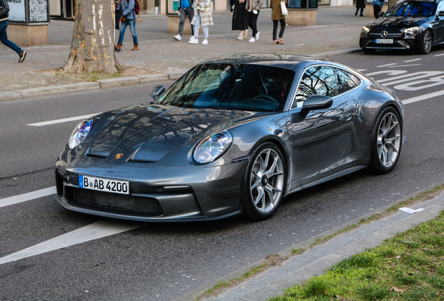 Porsche 992 GT3 Touring