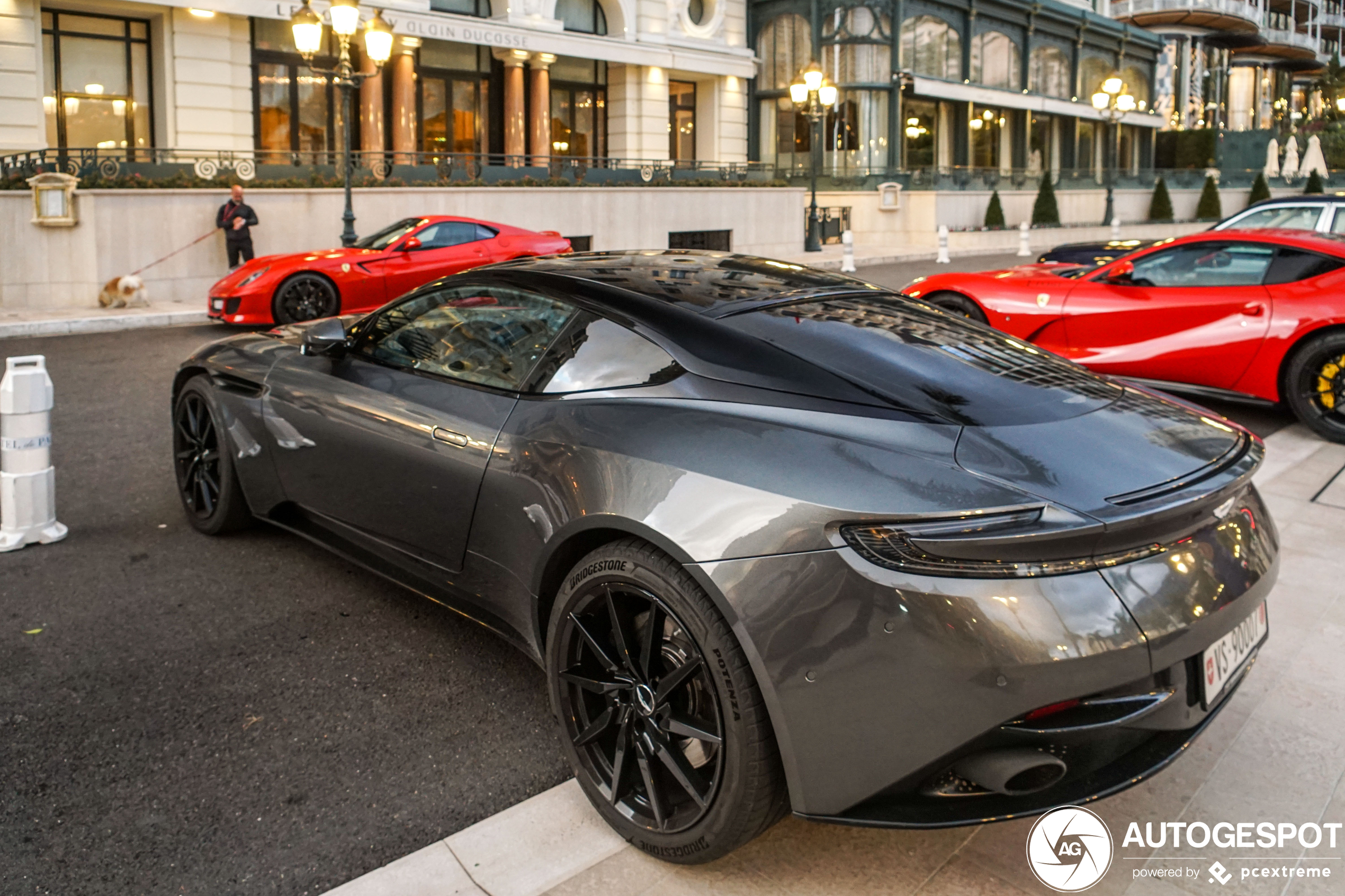 Aston Martin DB11