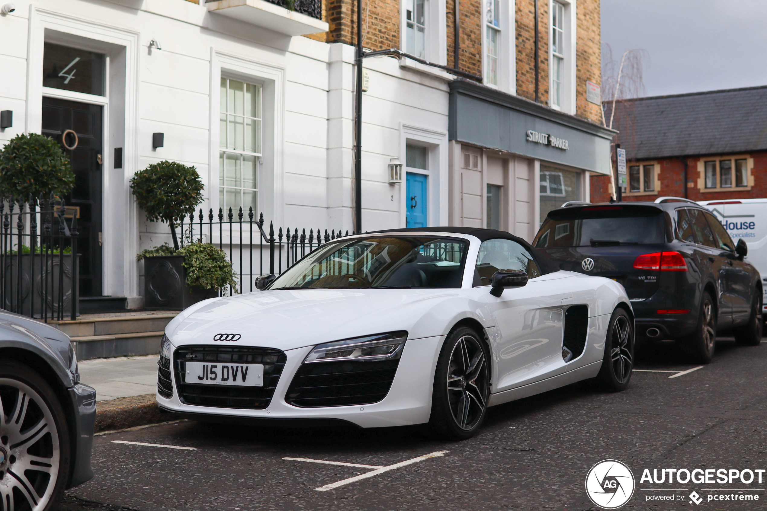 Audi R8 V8 Spyder 2013