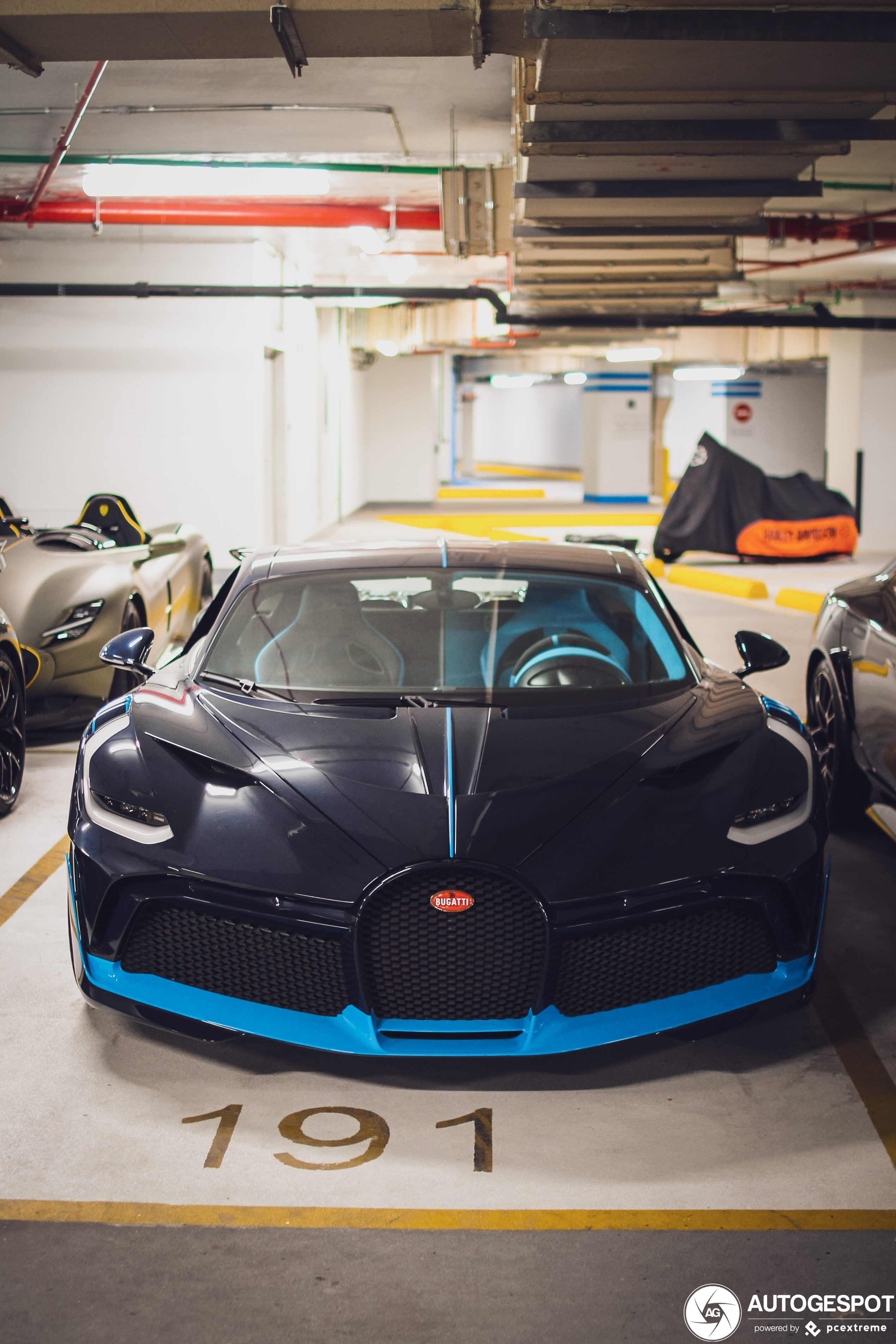 Dubai verrast opnieuw, Bugatti combospot!