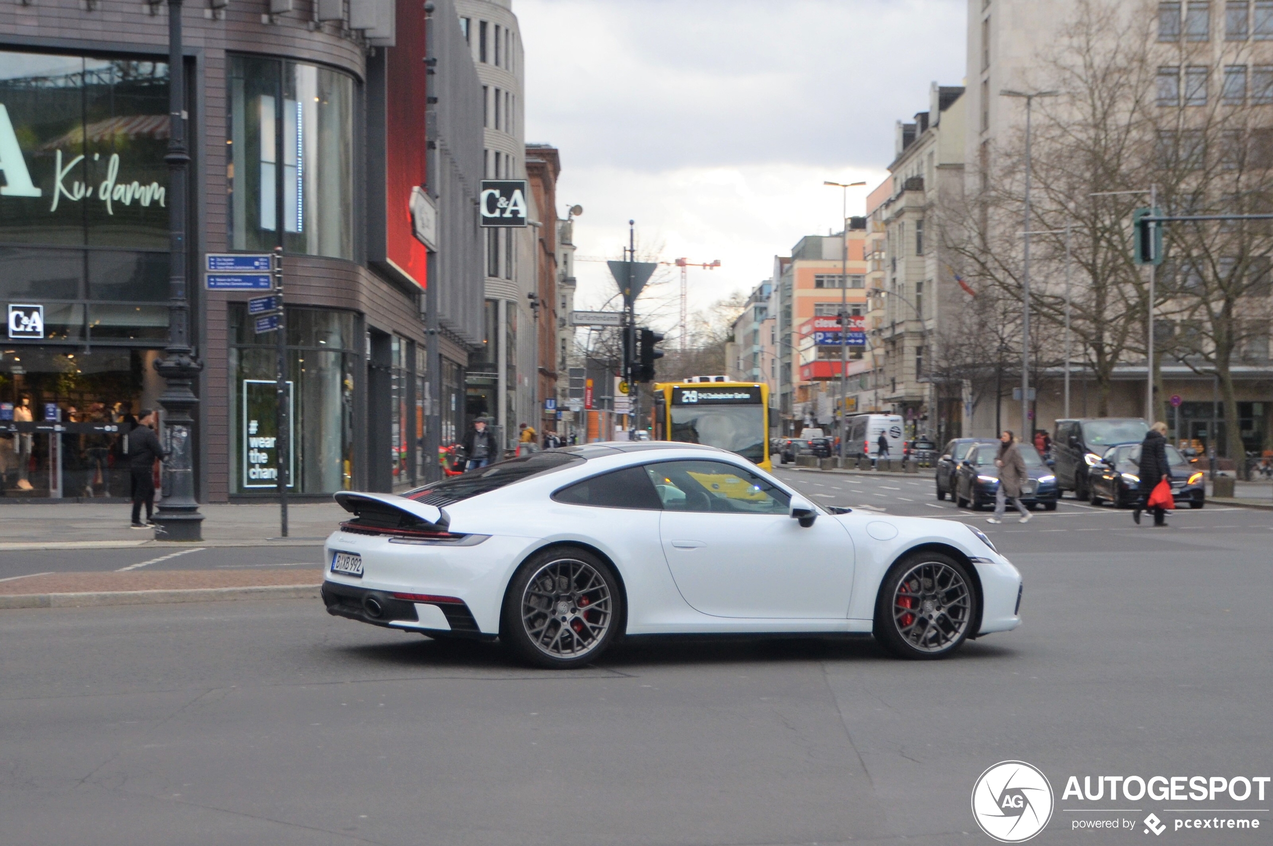 Porsche 992 Carrera 4S