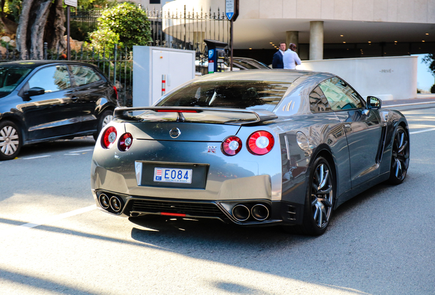 Nissan GT-R 2011