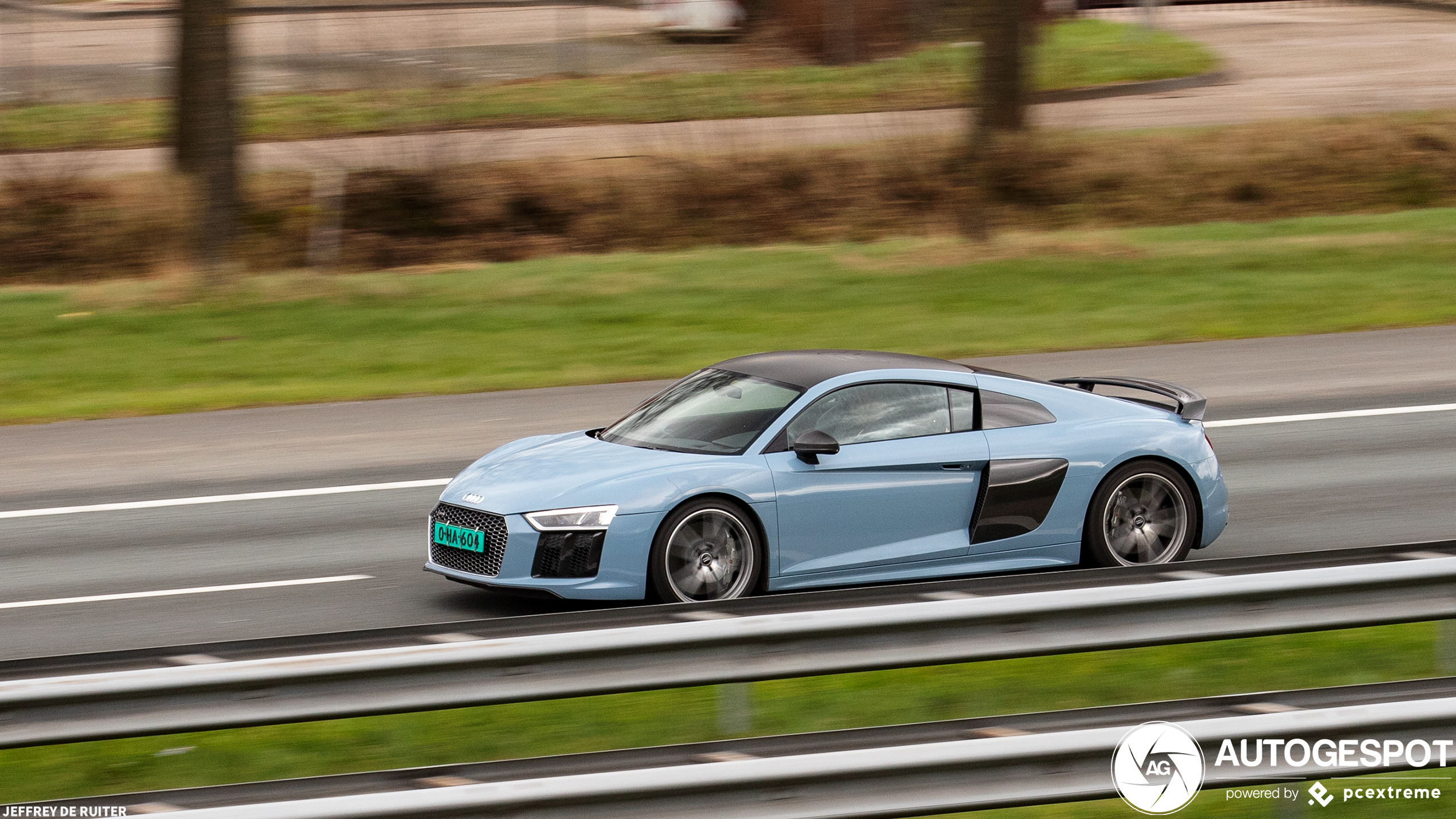 Audi R8 V10 Plus 2015