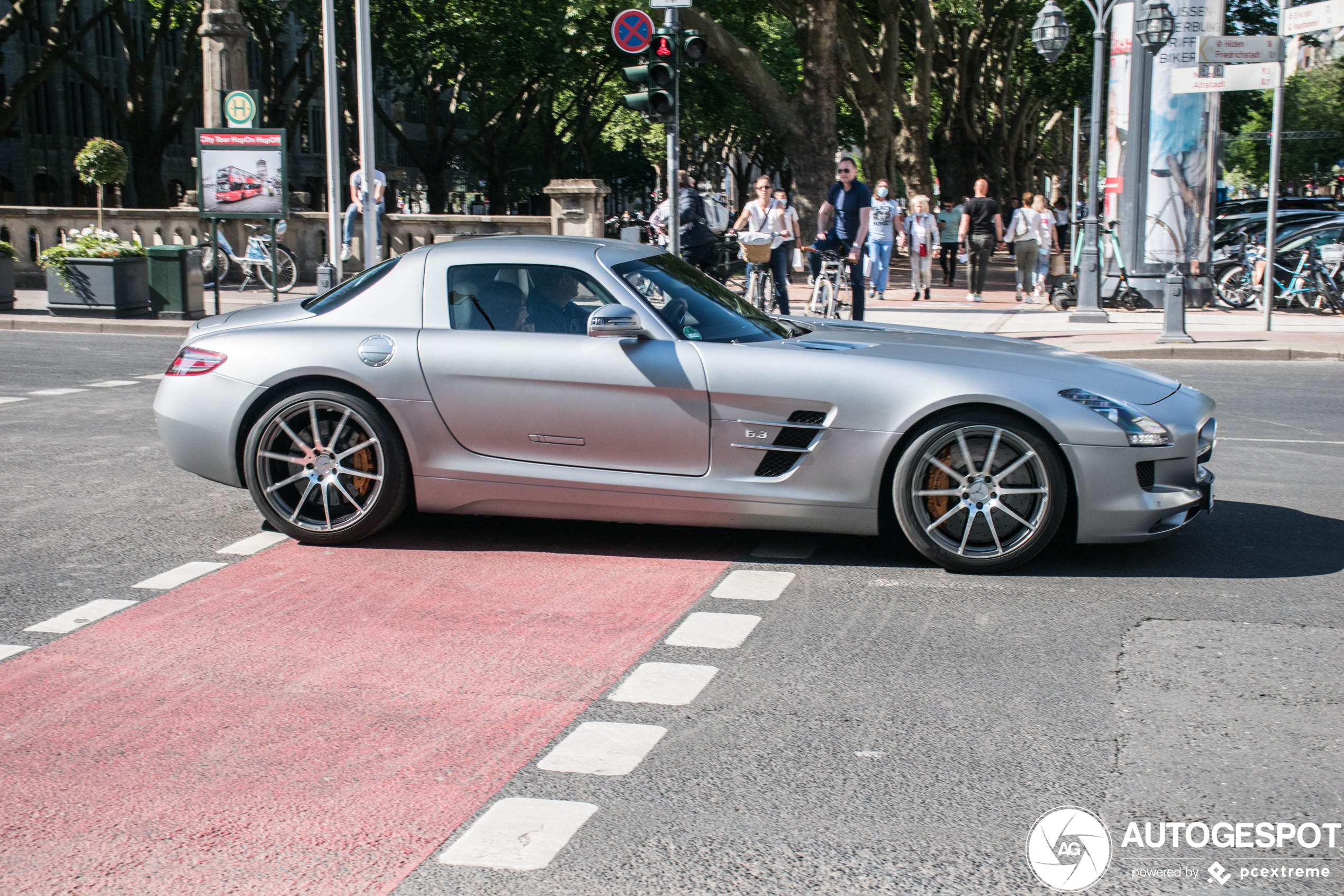 Mercedes-Benz SLS AMG