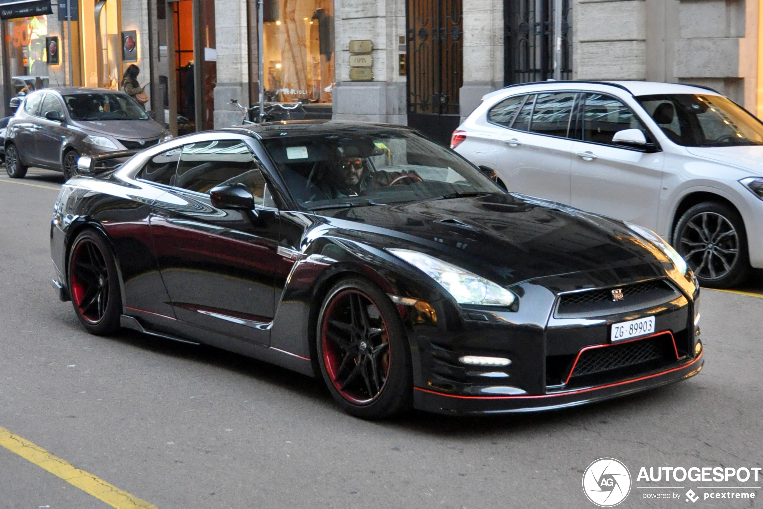 Nissan GT-R 2011