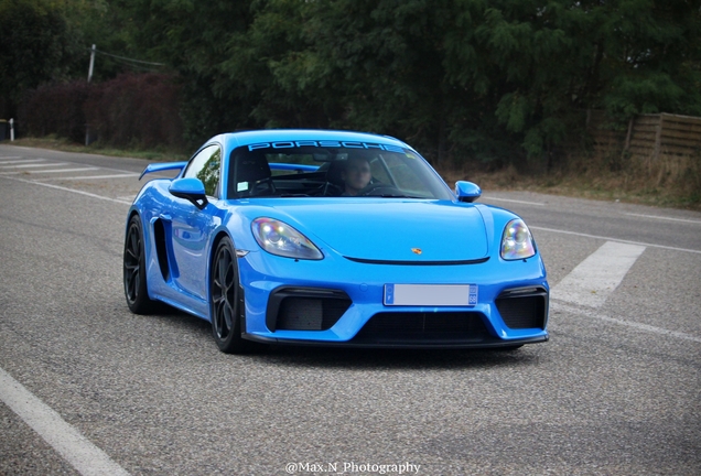 Porsche 718 Cayman GT4