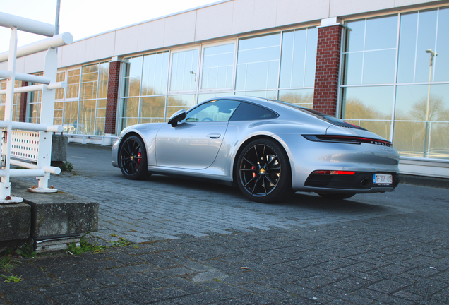 Porsche 992 Carrera 4S