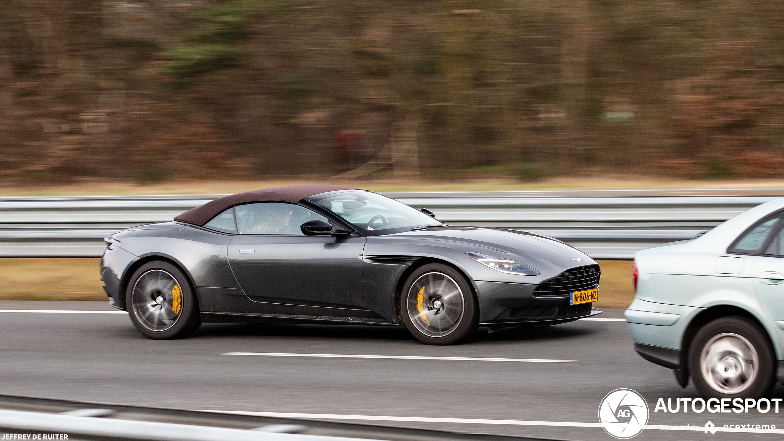 Aston Martin DB11 V8 Volante