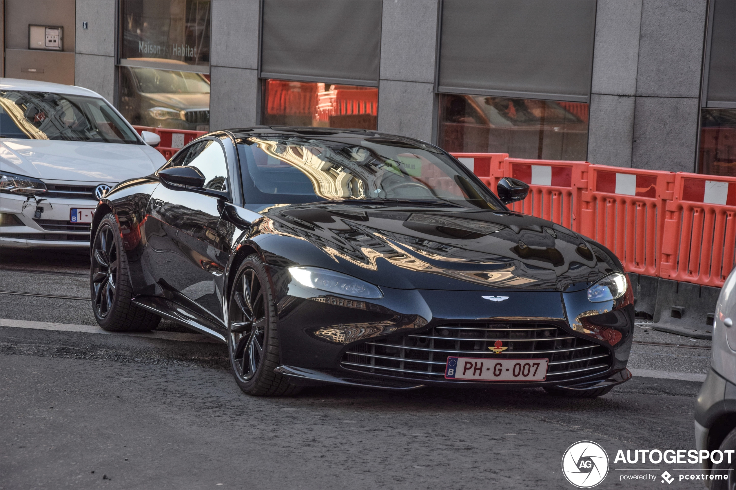 Aston Martin V8 Vantage 2018