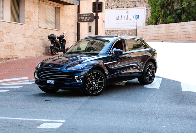 Aston Martin DBX