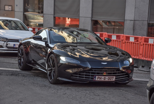 Aston Martin V8 Vantage 2018