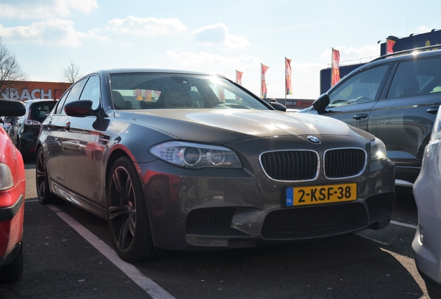 BMW M5 F10 2011