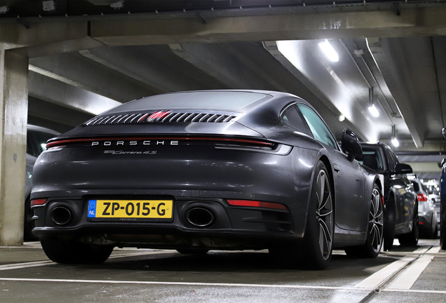 Porsche 992 Carrera 4S