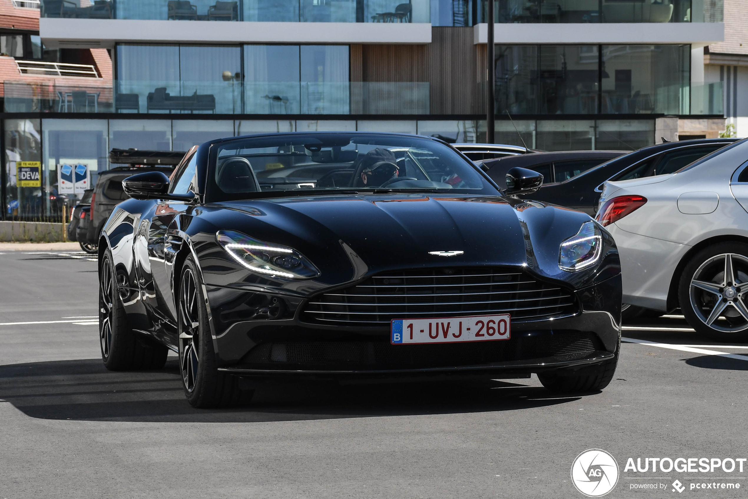 Aston Martin DB11 V8 Volante