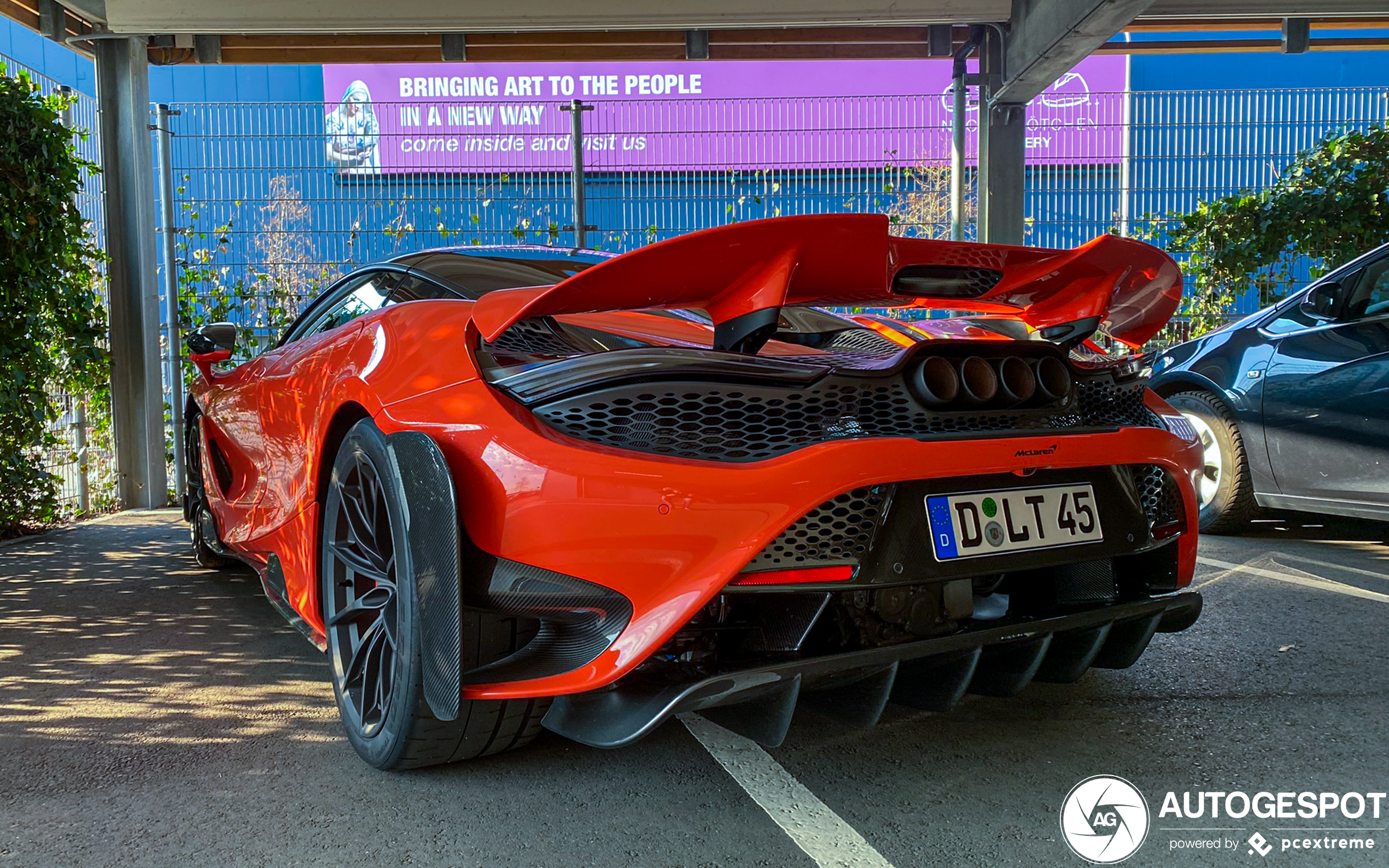 McLaren 765LT