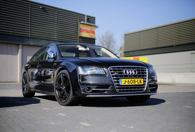 Audi S8 D4