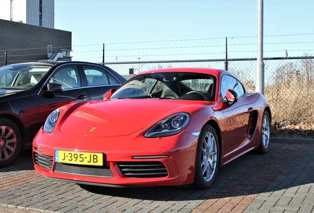 Porsche 718 Cayman S