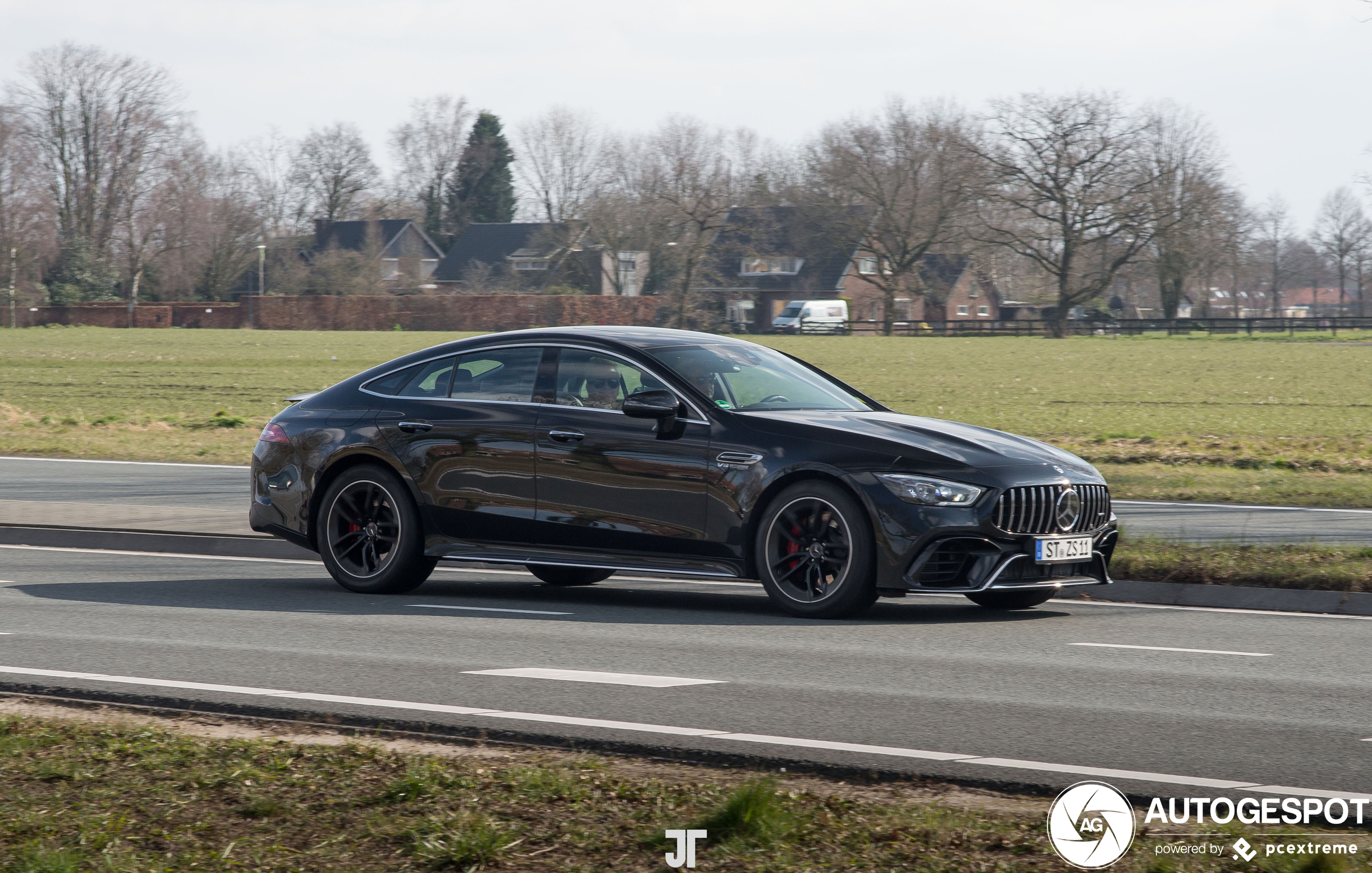 Mercedes-AMG GT 63 X290