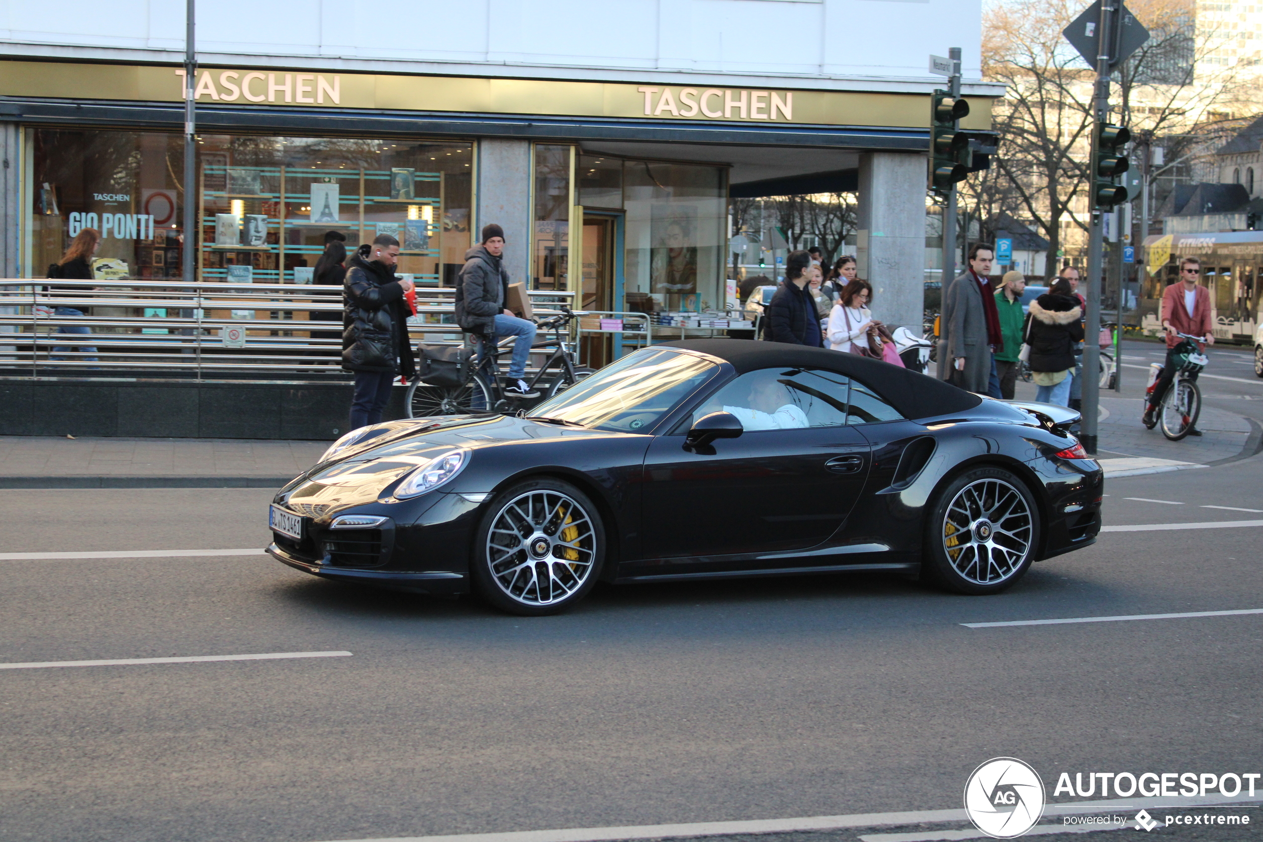 Porsche 991 Turbo S Cabriolet MkI