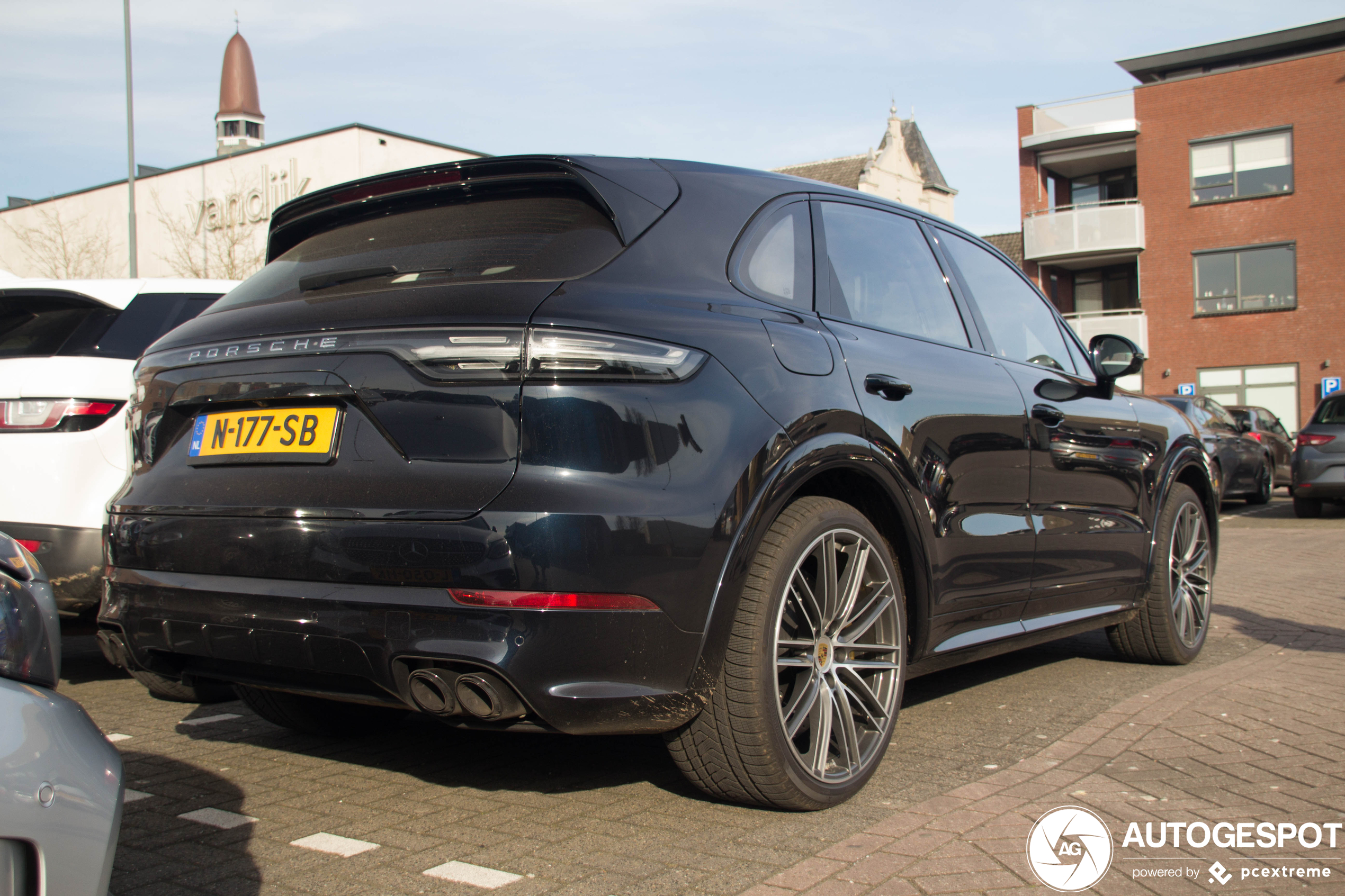 Porsche Cayenne Turbo S E-Hybrid