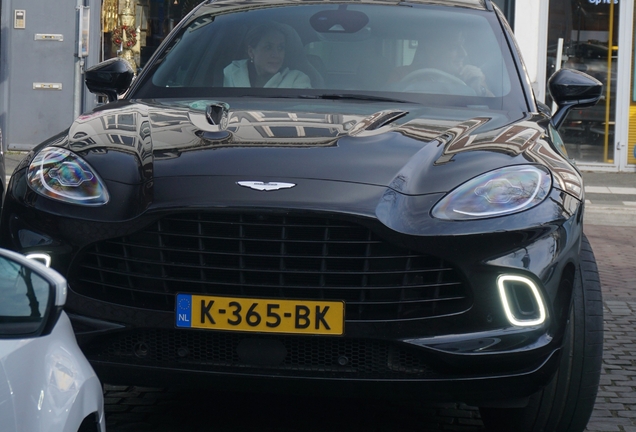 Aston Martin DBX