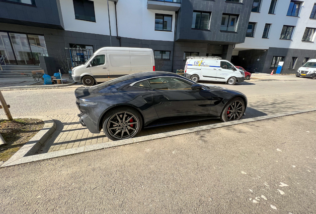 Aston Martin V8 Vantage 2018