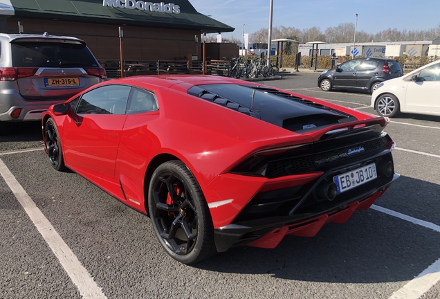 Lamborghini Huracán LP640-4 EVO