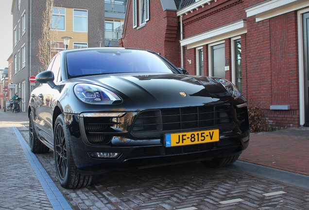 Porsche 95B Macan GTS