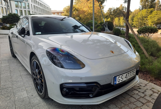 Porsche 971 Panamera Turbo