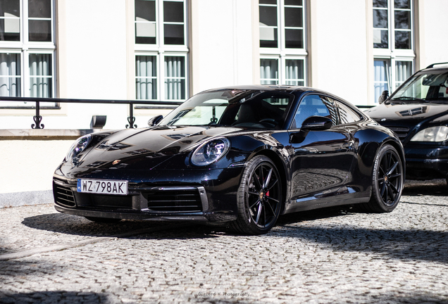 Porsche 992 Carrera 4S