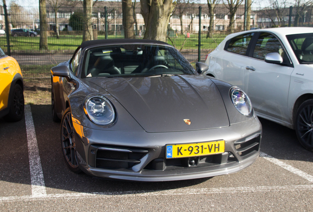 Porsche 992 Carrera 4S Cabriolet