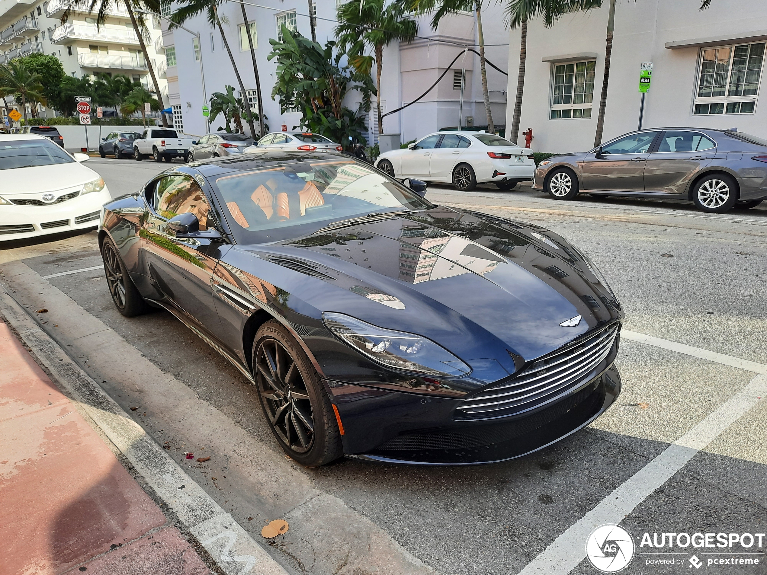 Aston Martin DB11 V8