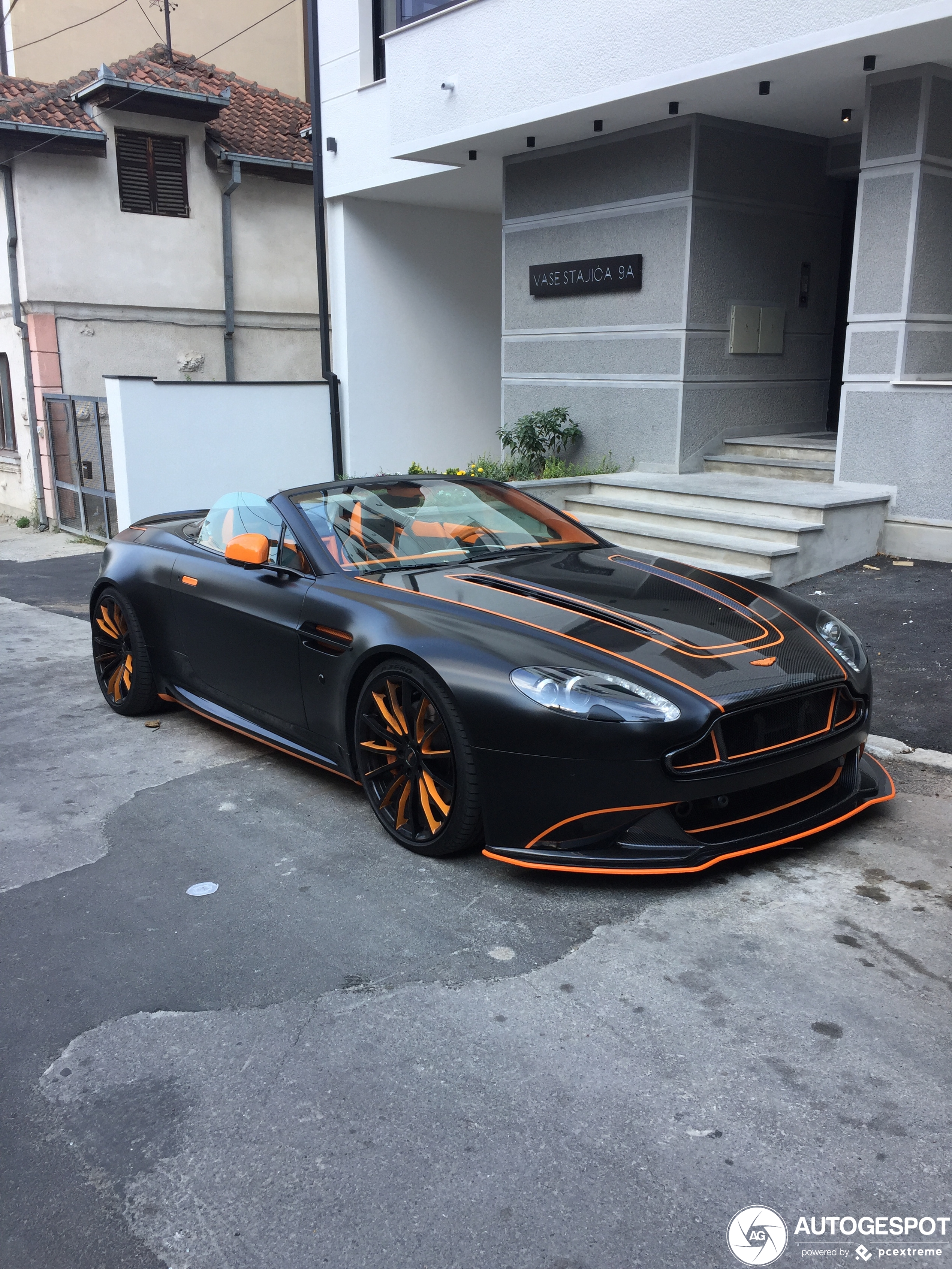 Aston Martin V8 Vantage Roadster