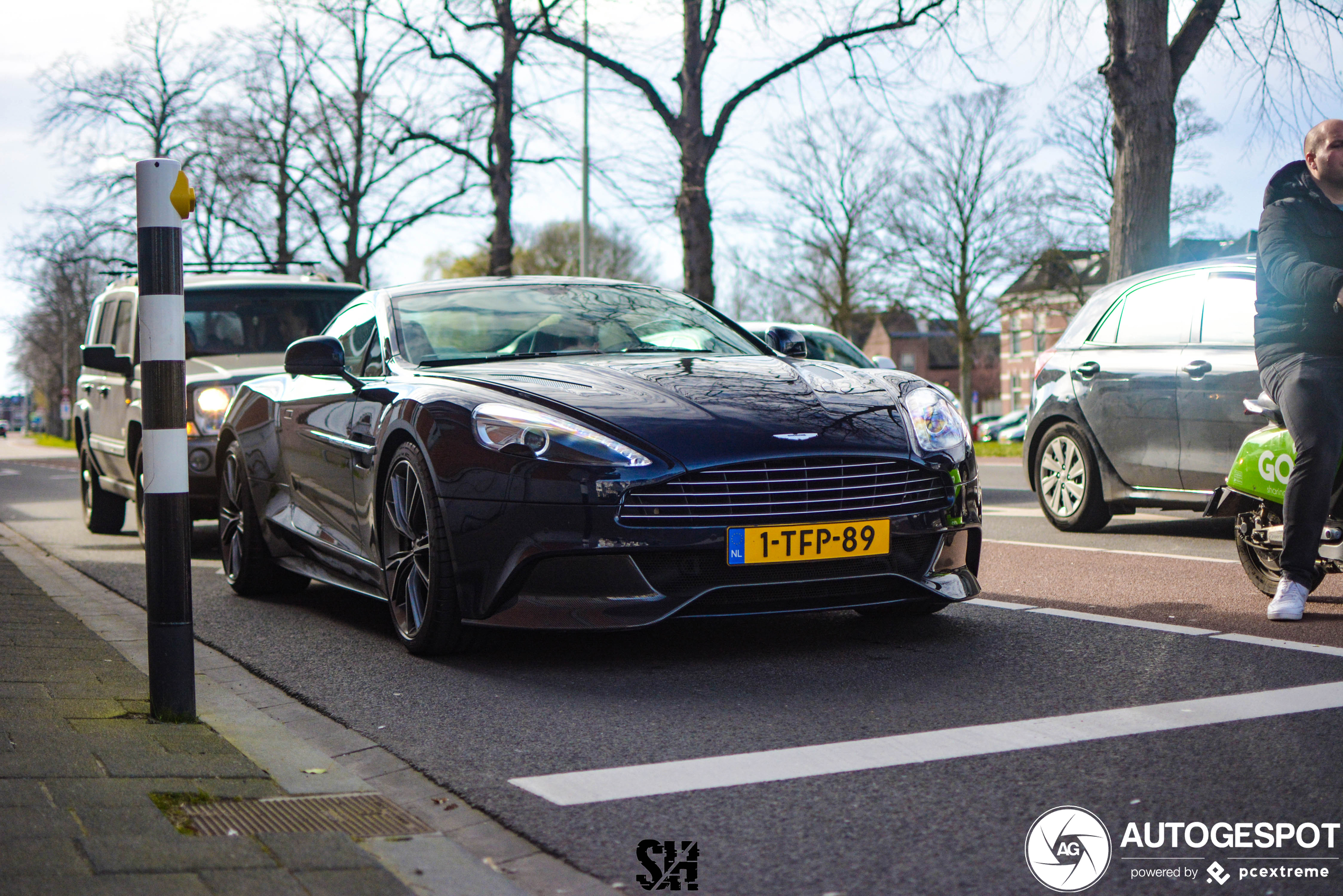 Aston Martin Vanquish 2013